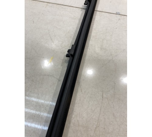 Уплотнитель стекла (передний, правый)