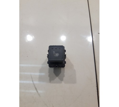 Кнопка подогрева сиденья (задняя левая)