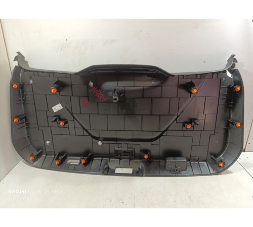 Обшивка крышки багажника