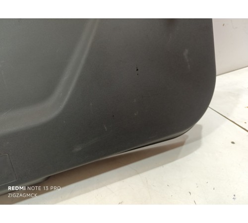 Обшивка крышки багажника