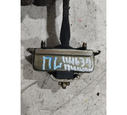 Ограничитель двери передний левый