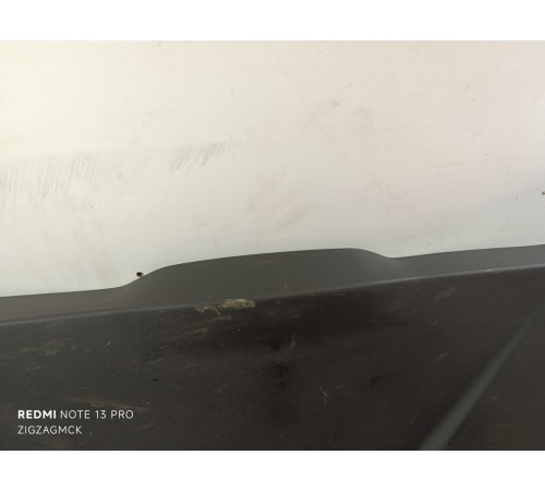 Обшивка крышки багажника