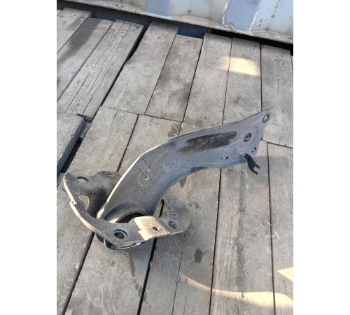 Рычаг подвески задний левый