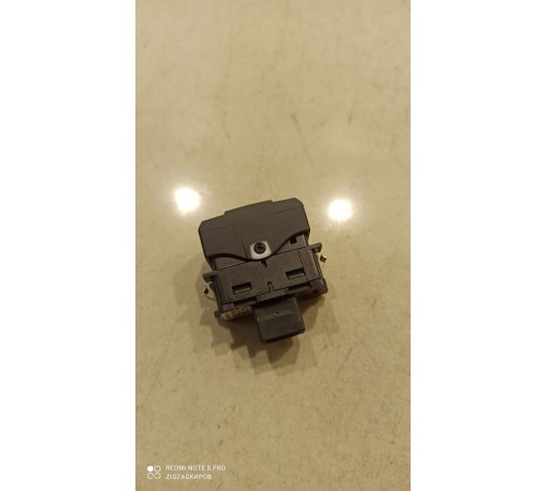 Кнопка включения инструкций по системе аварийных сообщений об автомобиле