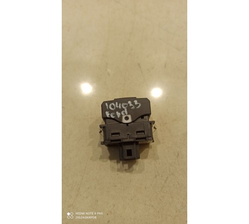 Кнопка включения инструкций по системе аварийных сообщений об автомобиле