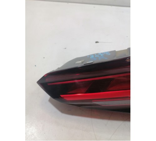 Фонарь задний правый внутренний