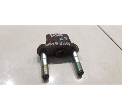 крепление ступицы (заднее правое)