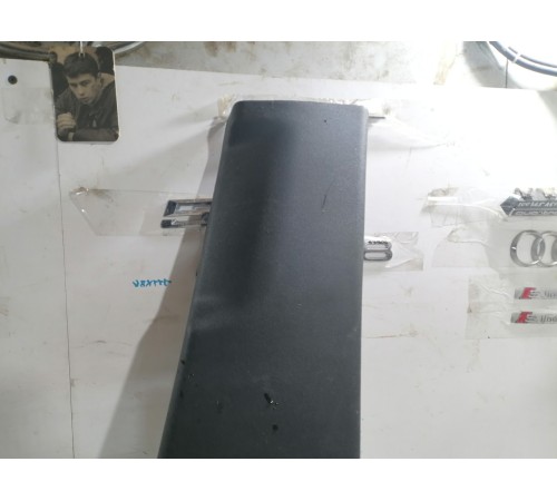 Обшивка центральной стойки правая нижняя