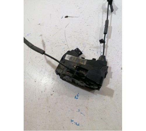 Замок двери передний правый