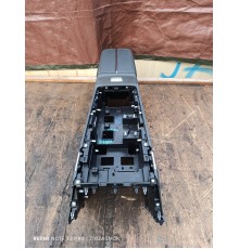 Центральная консоль с подлокотником