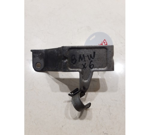 Кронштейн(крепление) электропроводки стартера генератора