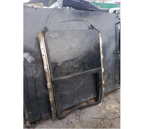 Заднее стекло люка не сдвижное