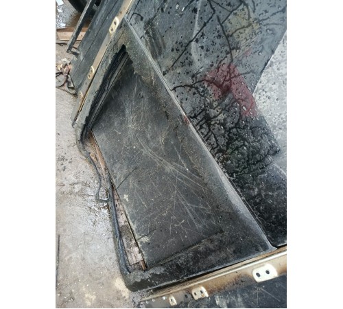 Заднее стекло люка не сдвижное