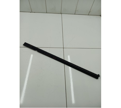 Уплотнитель стекла задний левый внутренний