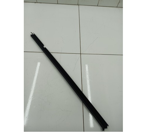 Уплотнитель стекла задний левый внутренний