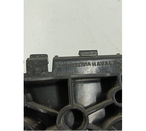 Кронштейн переднего бампера правый