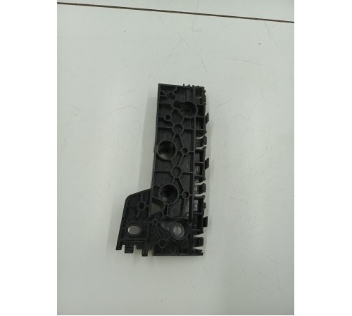 Кронштейн переднего бампера правый