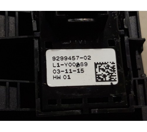 Кнопка стеклоподъемника (передняя правая)