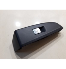 Кнопка стеклоподъемника (передняя правая)