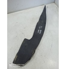 Уплотнитель крыла передний левый