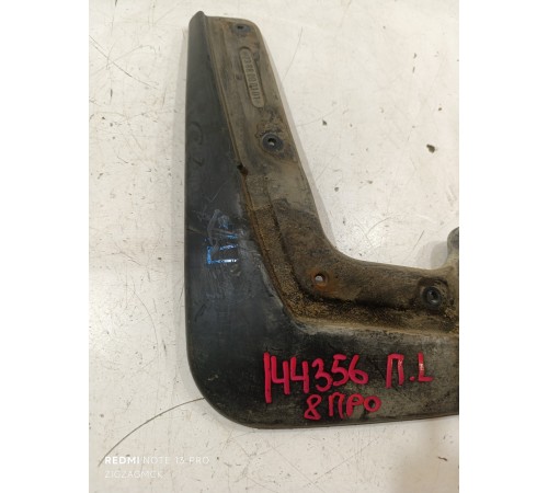 Брызговик передний левый