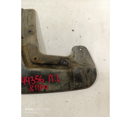 Брызговик передний левый