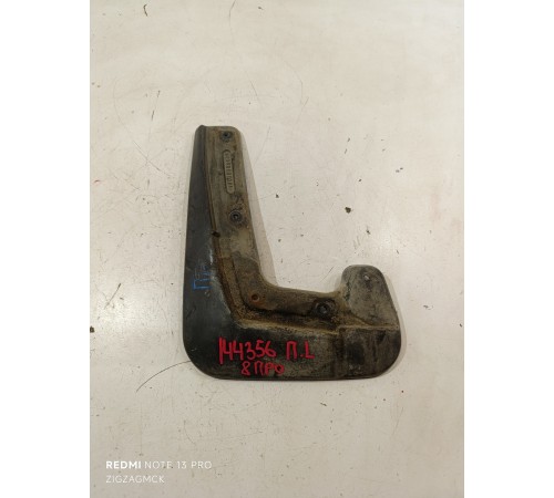 Брызговик передний левый