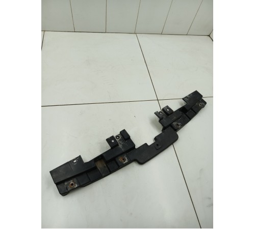 Кронштейн переднего бампера центральный