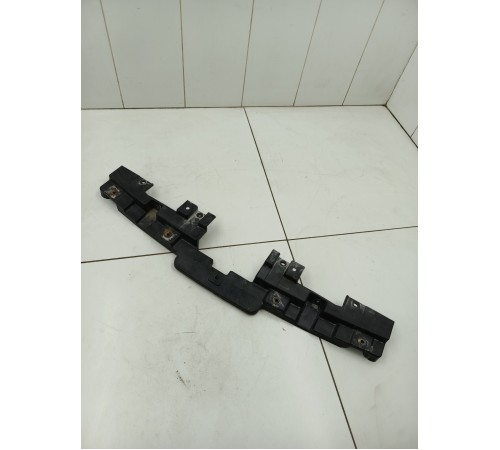 Кронштейн переднего бампера центральный