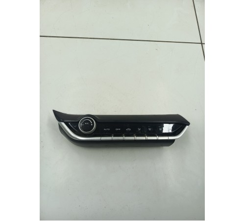 Блок управления климатом передний