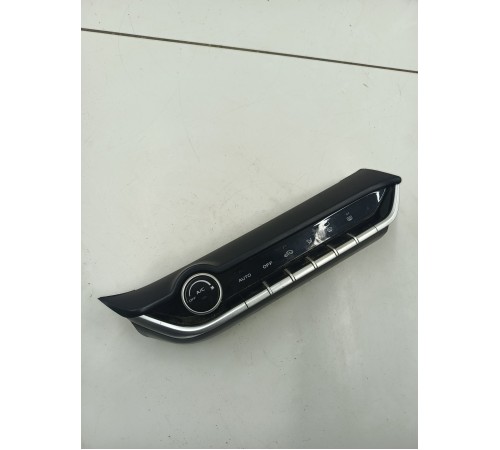 Блок управления климатом передний