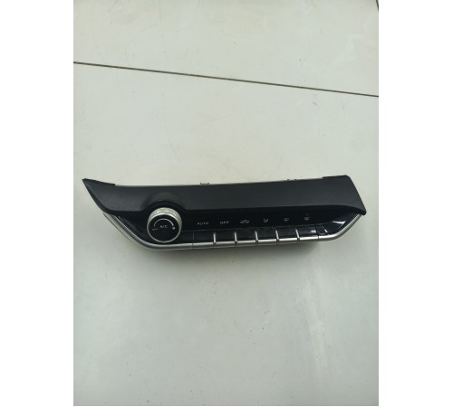 Блок управления климатом передний