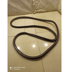 Уплотнитель двери(передний левый)