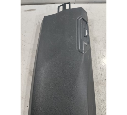 Обшивка центральной стойки(правая нижняя)