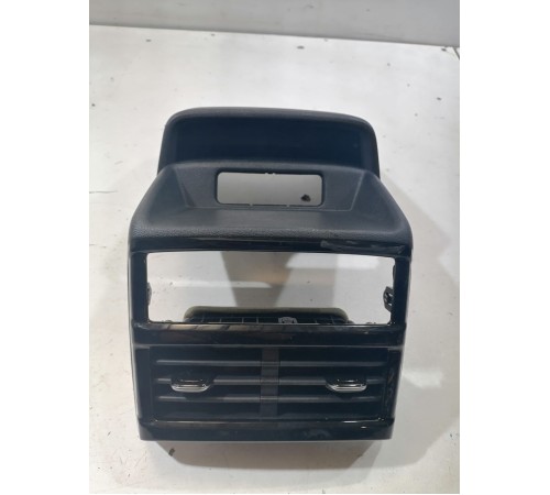 Накладка центральной консоли задняя