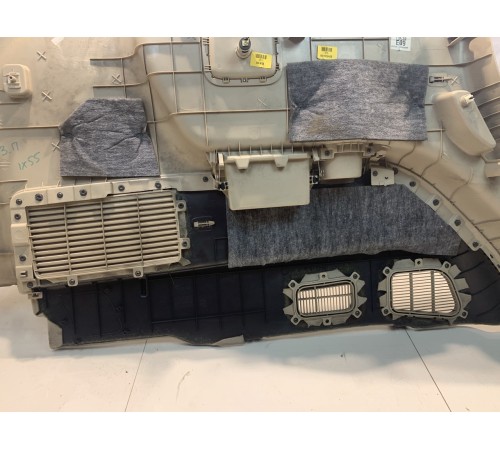 Обшивка багажника (правая)