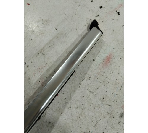 Уплотнитель стекла (задний левый наружный)