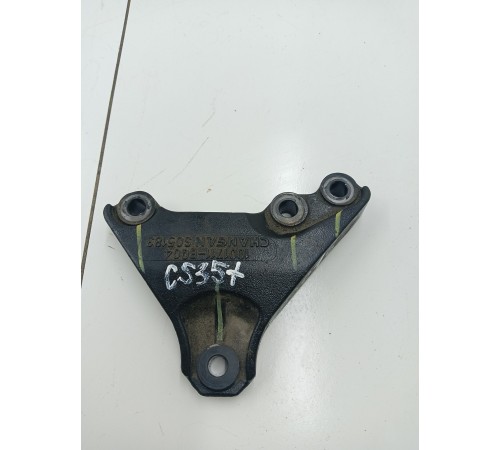 Кронштейн опоры двигателя правый