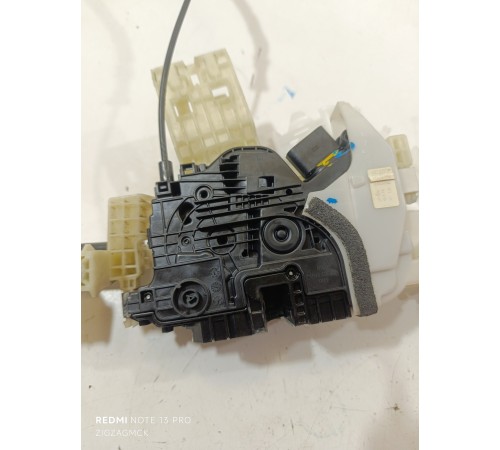 Замок двери передний правый