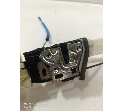 Замок двери передний правый