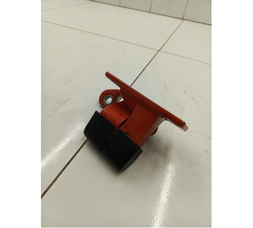 Петля двери багажника нижняя