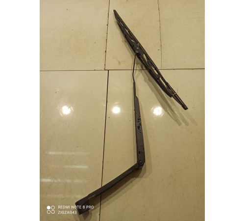 Поводок стеклоочистителя (левый)