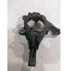 Кулак поворотный передний правый