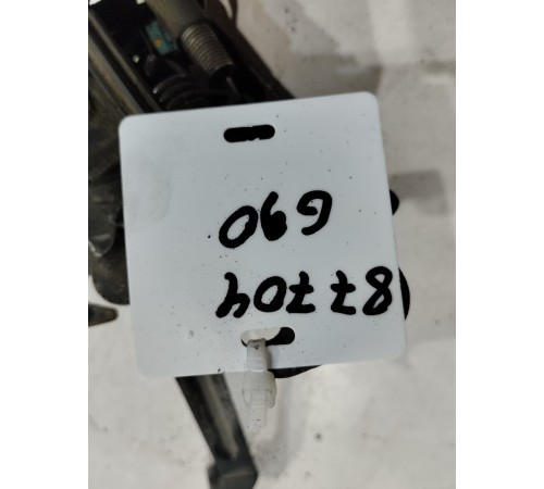 Замок капота