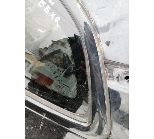 Глухое стекло заднее левое