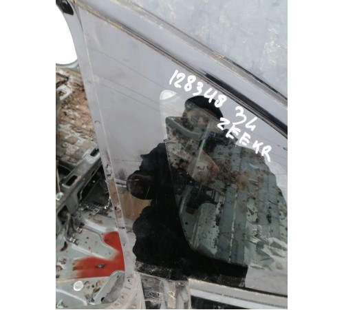 Глухое стекло заднее левое