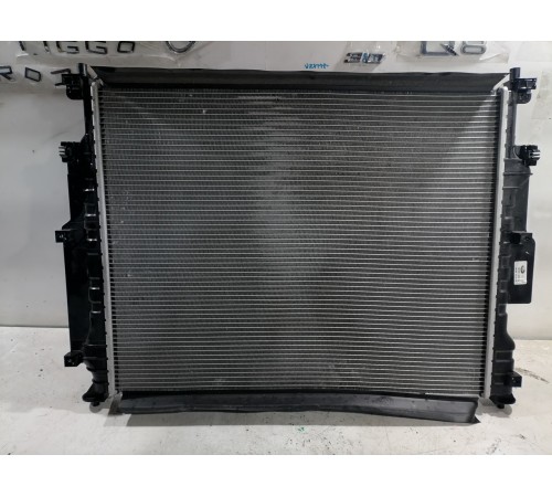 Радиатор охлаждения двигателя