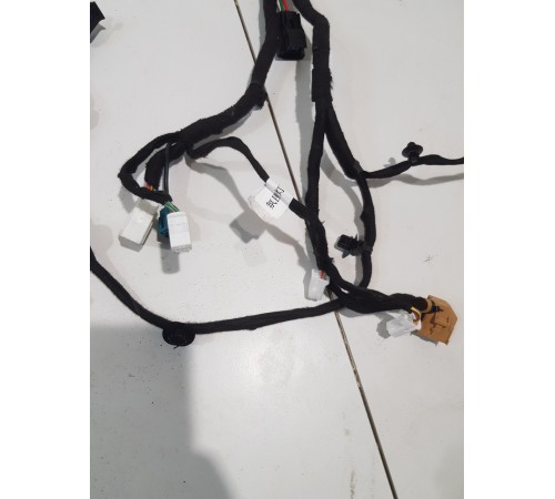 Электропроводка двери передняя левая