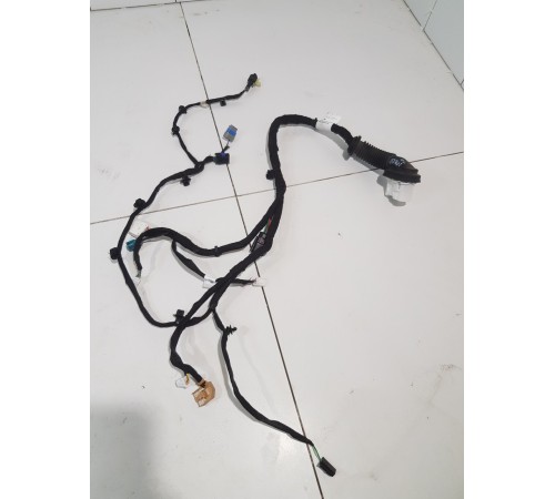 Электропроводка двери передняя левая