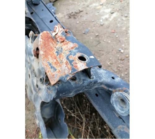 Балка подвески передняя (подрамник)